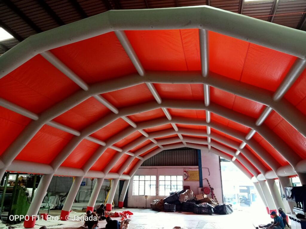 INFLATABLE TENT11