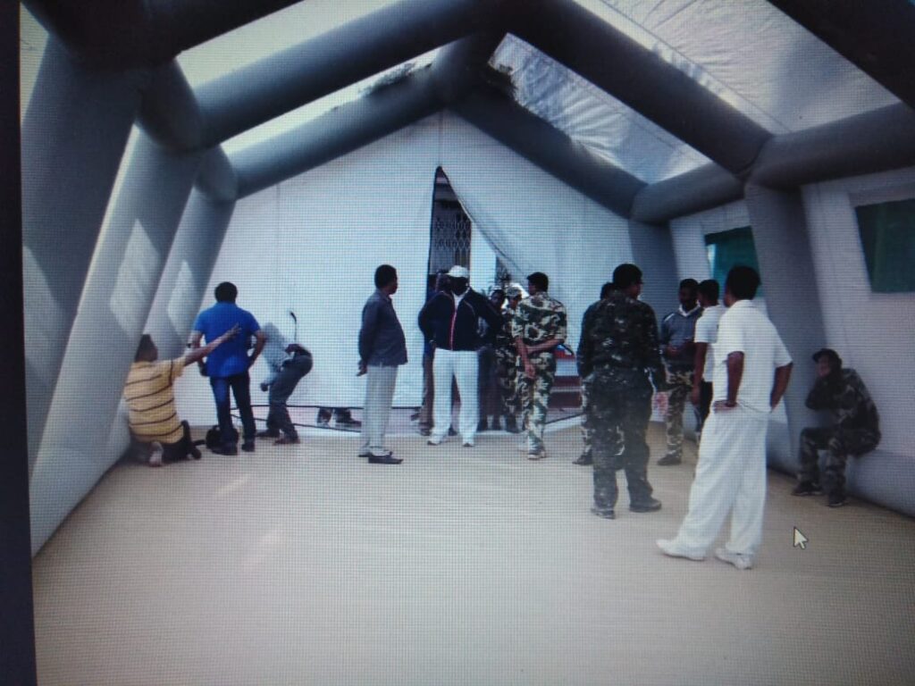 INFLATABLE TENT5